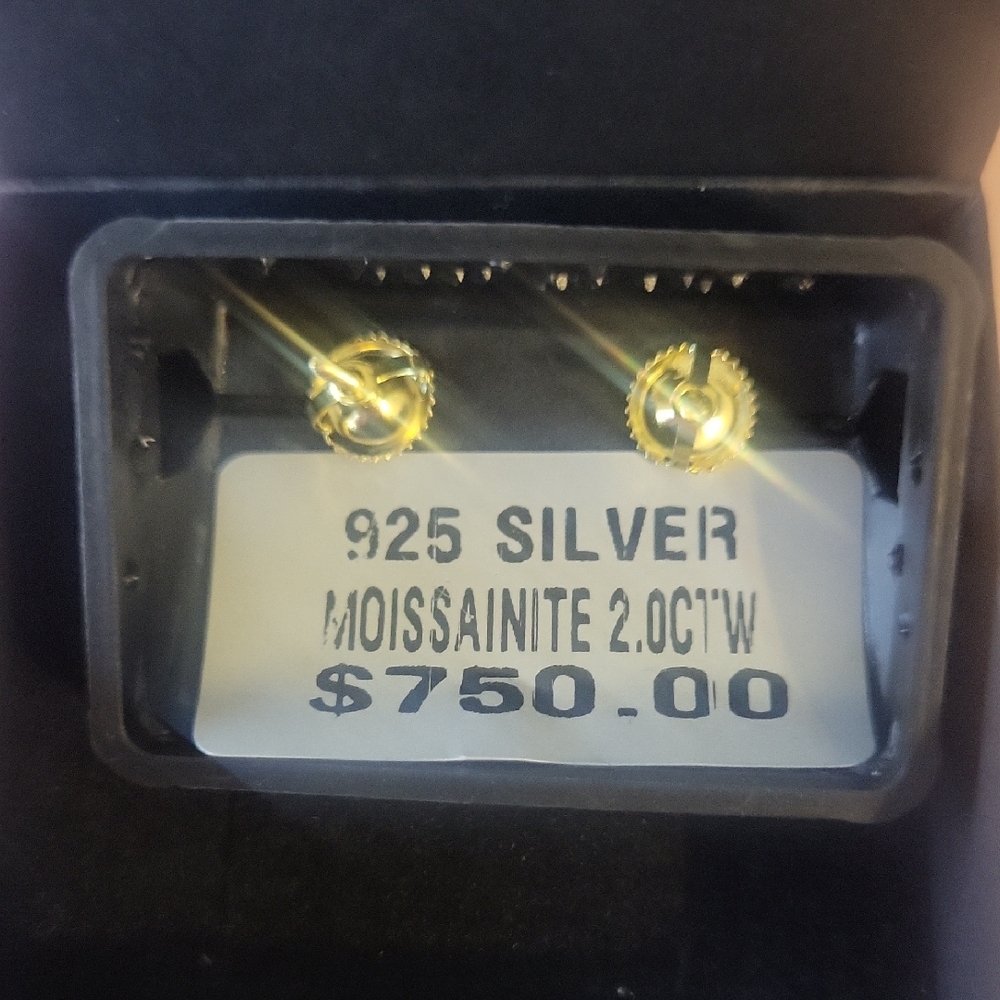 MOISSAINITE 925 Gold Square Stud Earrings - NWT BOX - Picture 4 of 6
